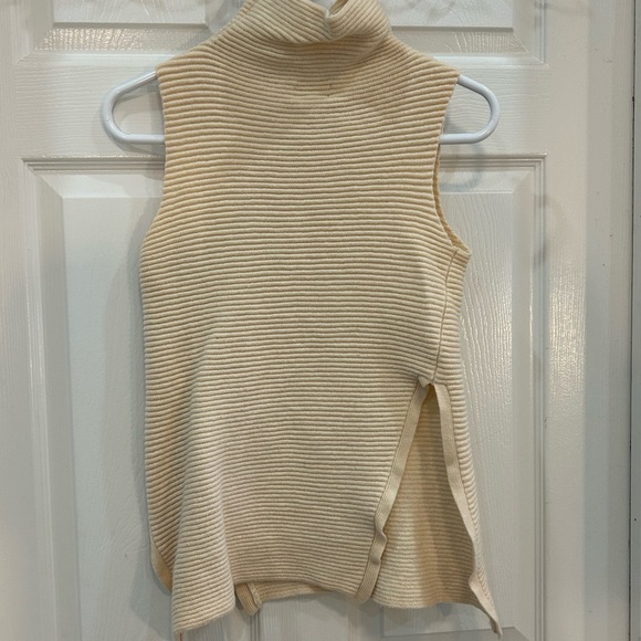 Aritzia Ribbed Tank - Picture 5 of 7